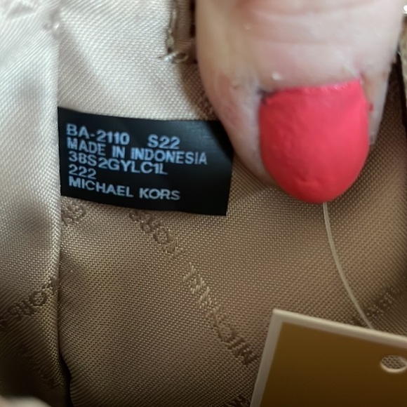 Brand New Michael Kors Genuine Leather Small Sylvia Flap Crossbody Purse - Picture 13 of 16